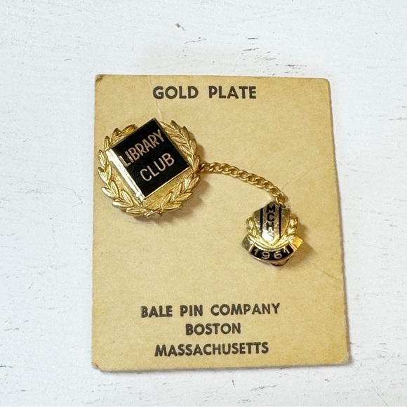 Library Club Lapel Chain Pin Vintage 1961 MCHS High School Gold Tone Gold Plate - Picture 2 of 8